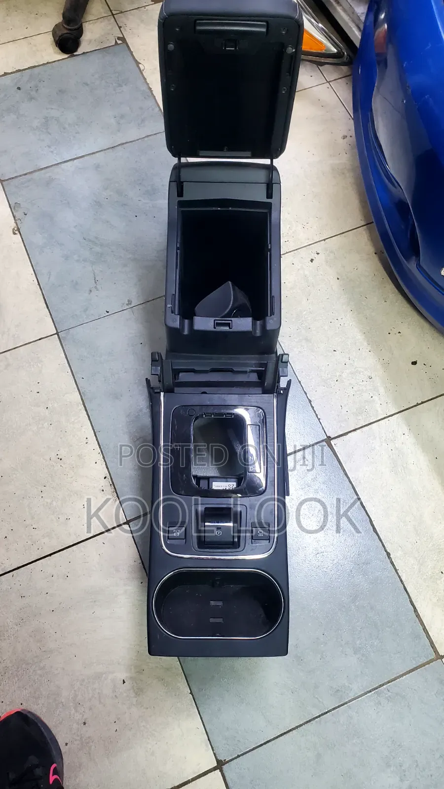 2016/18 Subaru Bs9 Arm Rest and Gear Lever Console