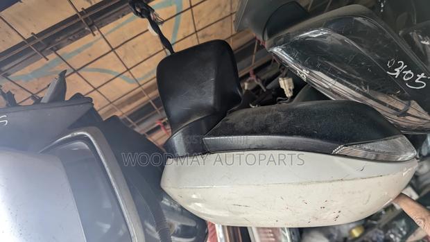 Toyota Porte Sidemirror Right Side