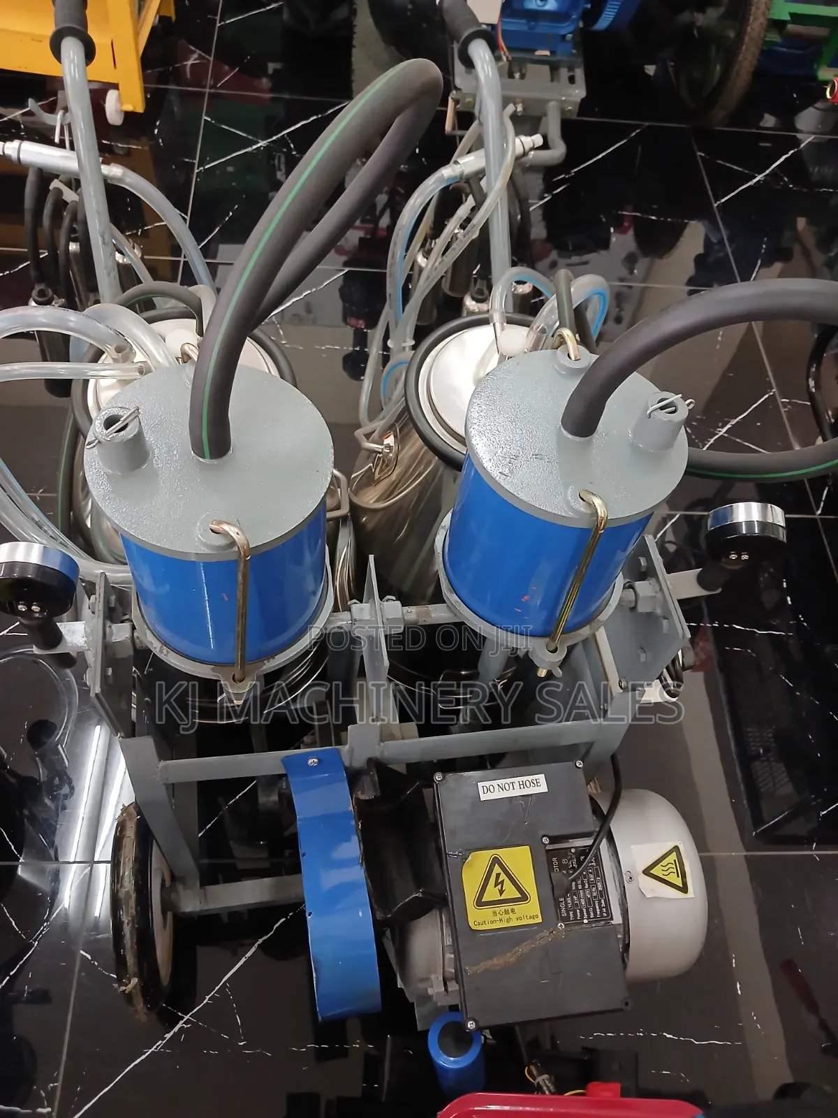 Double Bucket Milking Machine