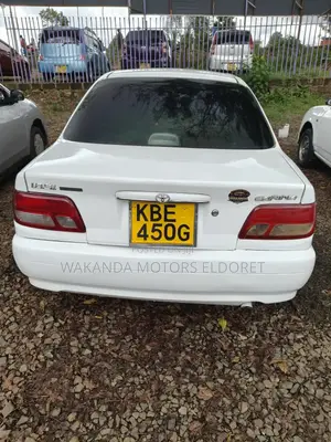 Toyota Carina 1.5 FWD Sedan 2001 White