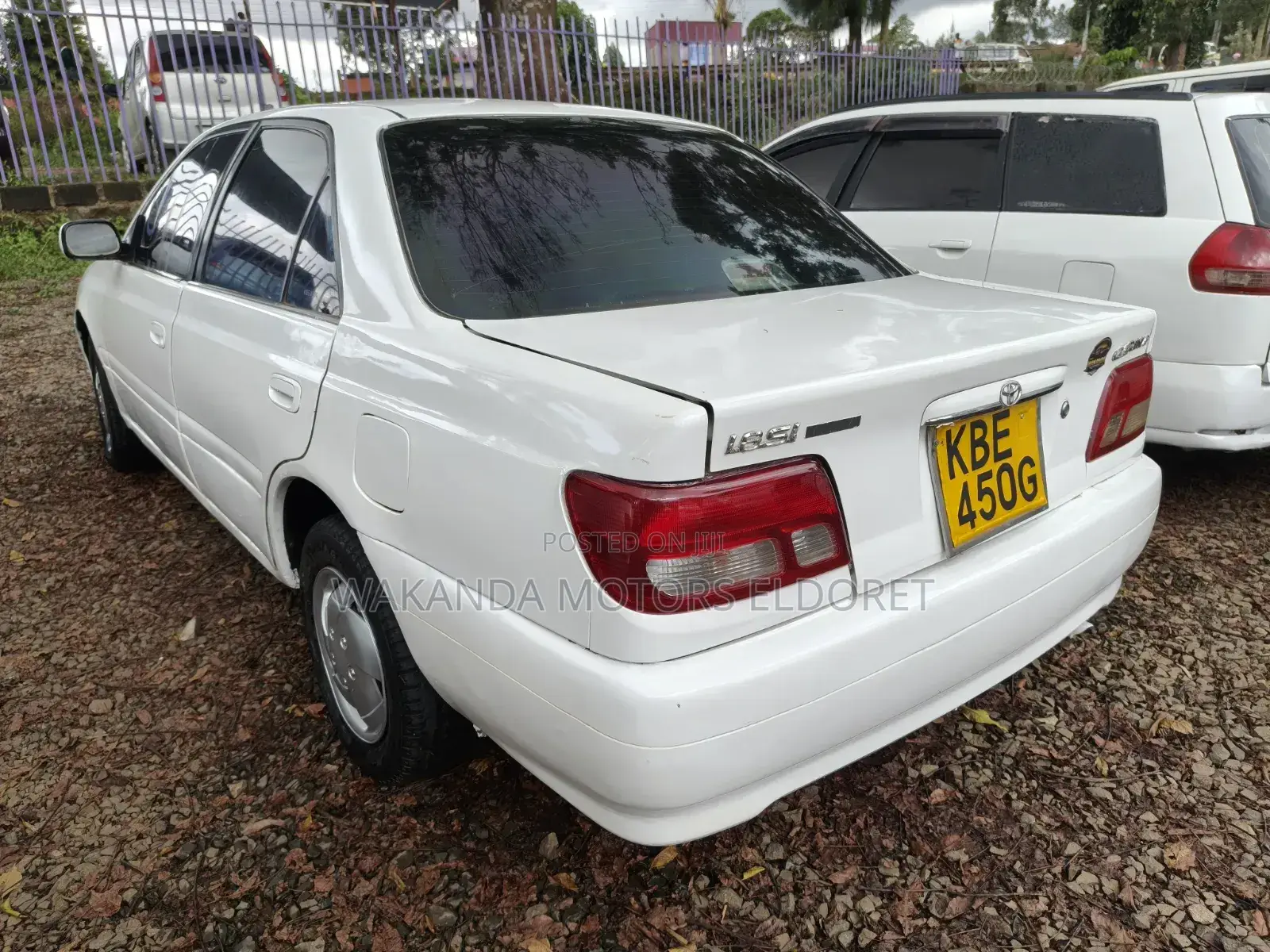 Toyota Carina 1.5 FWD Sedan 2001 White