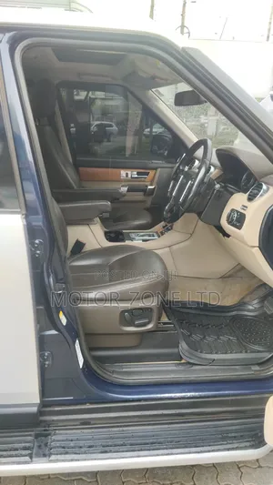 Land Rover Discovery 2013 White