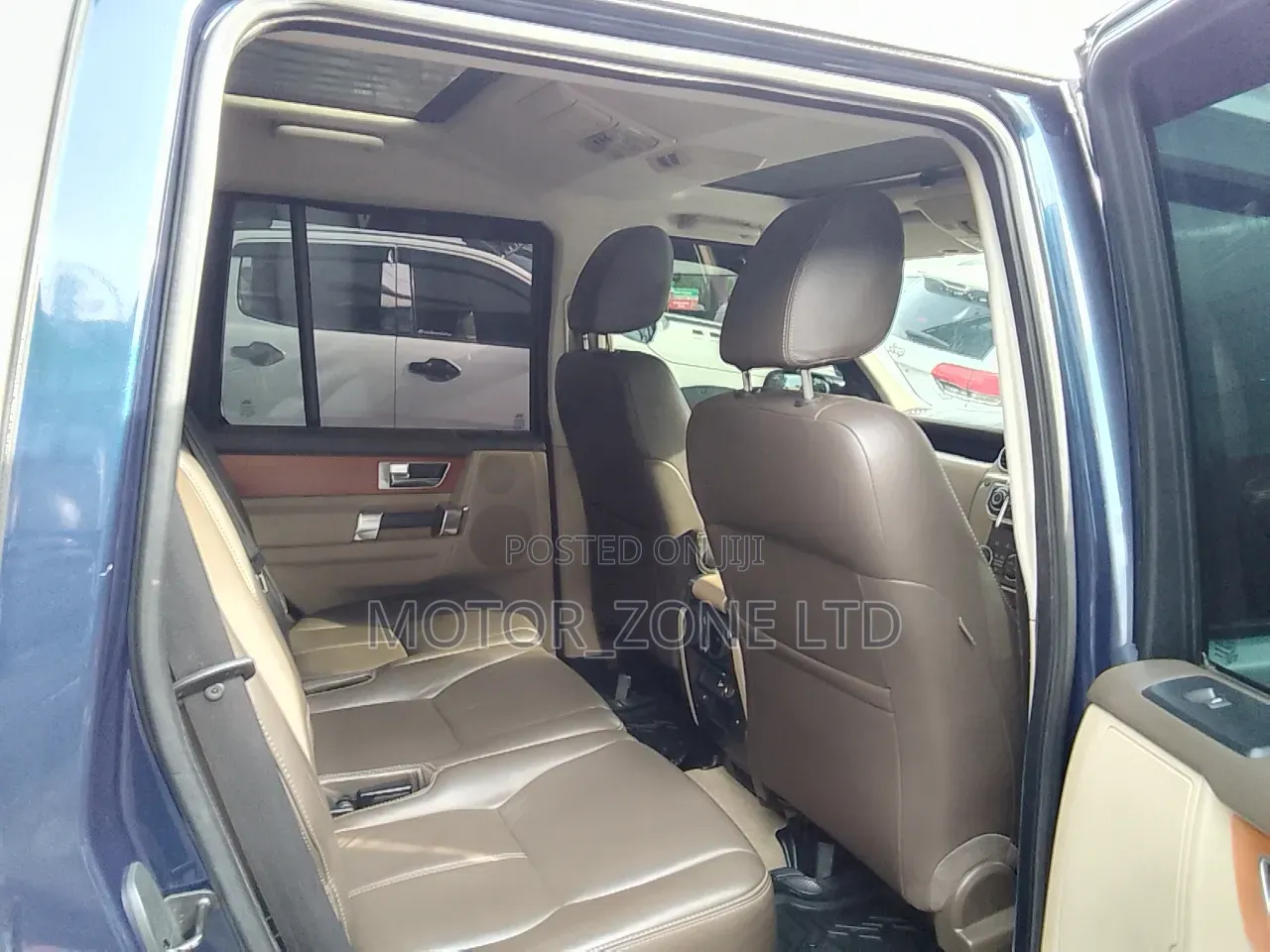 Land Rover Discovery 2013 White