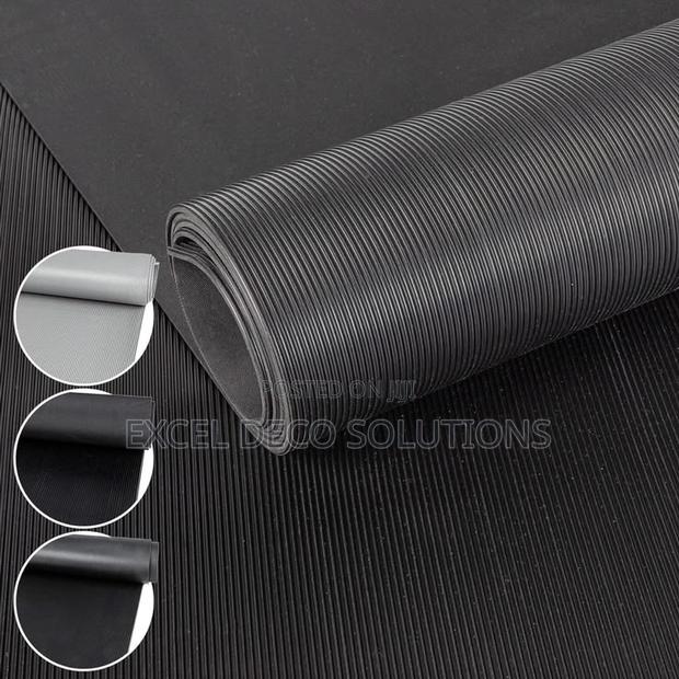 Ribbed Rubber Mat for Office, Shop and Commercial Floor Protection Use