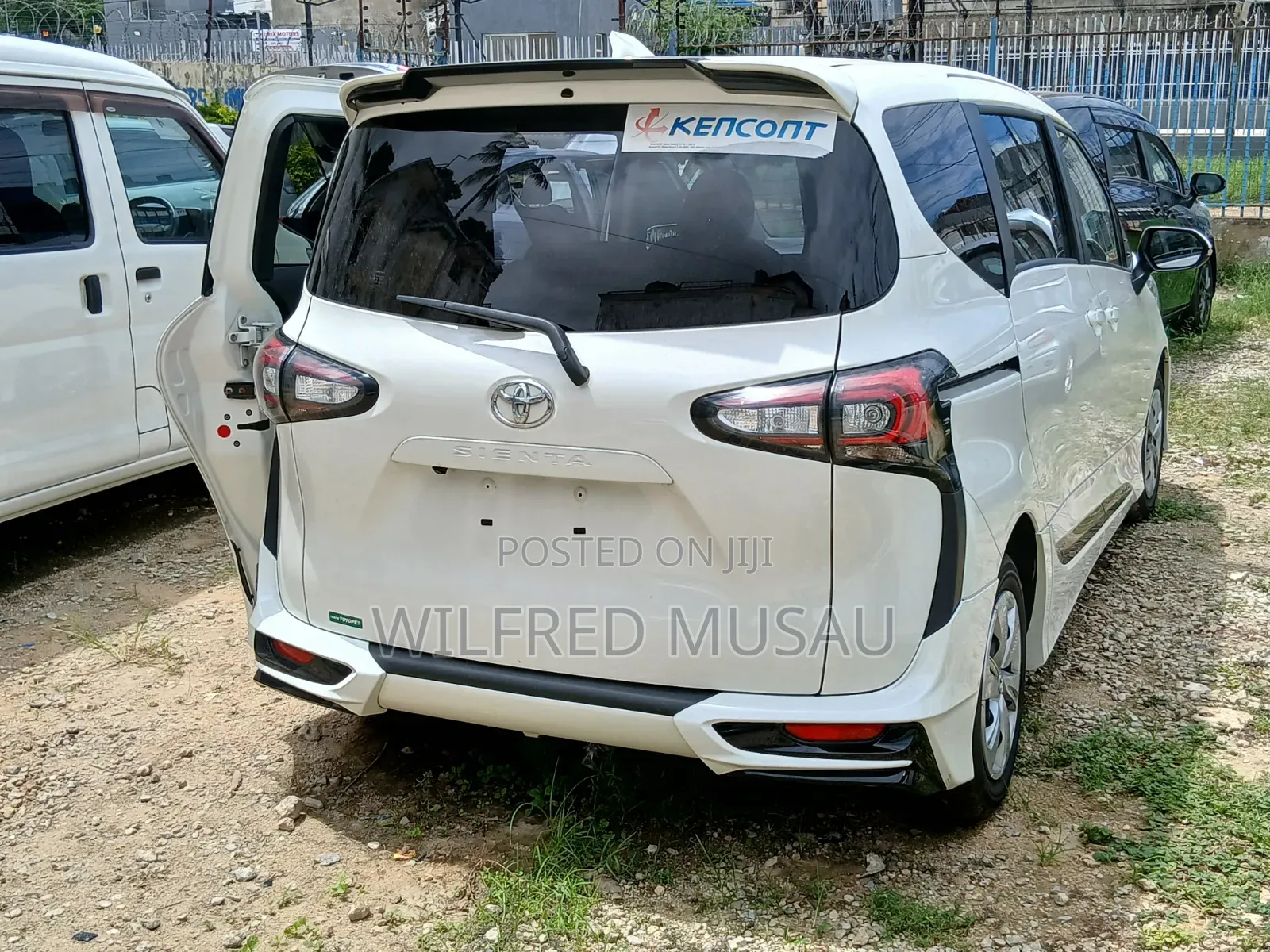 Toyota Sienta 2020 White