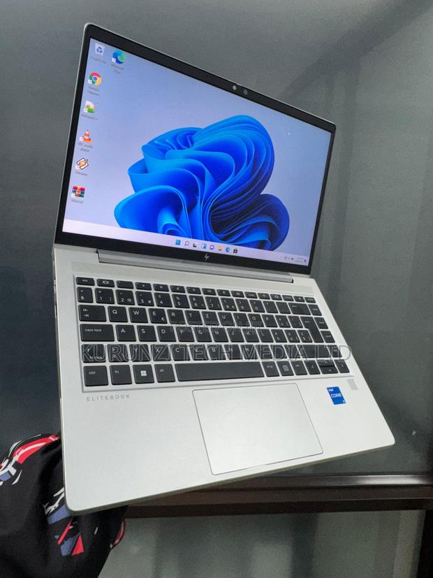Laptop HP EliteBook 640 G10 16GB Intel Core i5 SSD 512GB