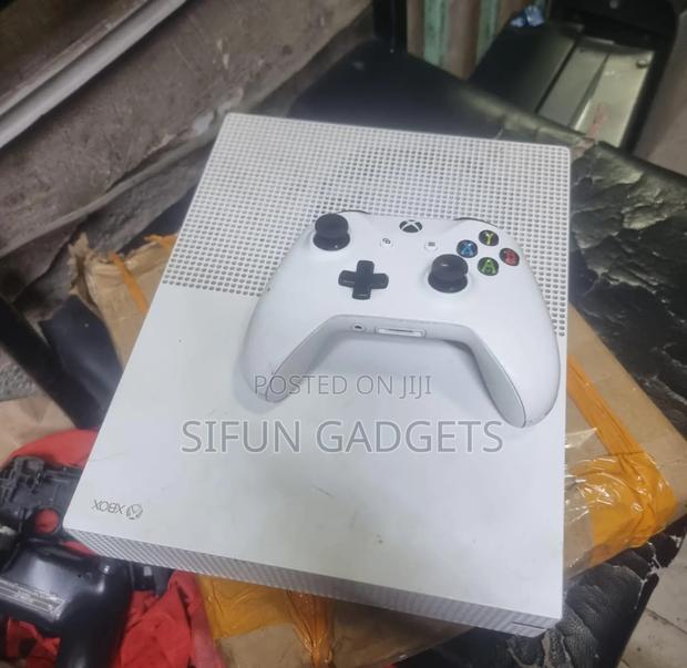 Xbox 1x 1tb Available. Slightly Used