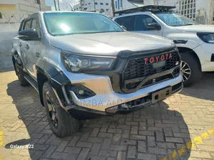 Toyota Hilux 2019 Silver