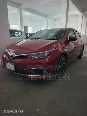 Toyota Auris 2019 Red