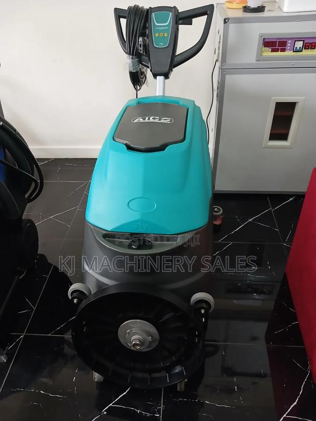 Floor Scrubber Dryer Machine - thumbnail 3