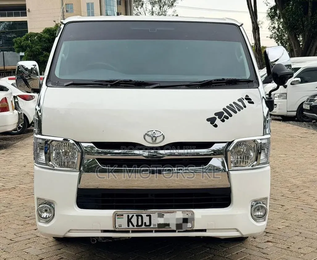 Toyota HiAce 2016 White