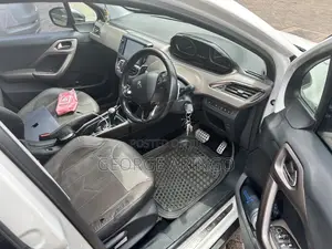 Peugeot 2008 1.2 VTi (82 Hp) 2015 White