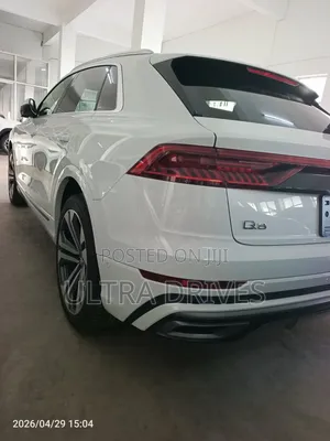Audi Q8 2021 White