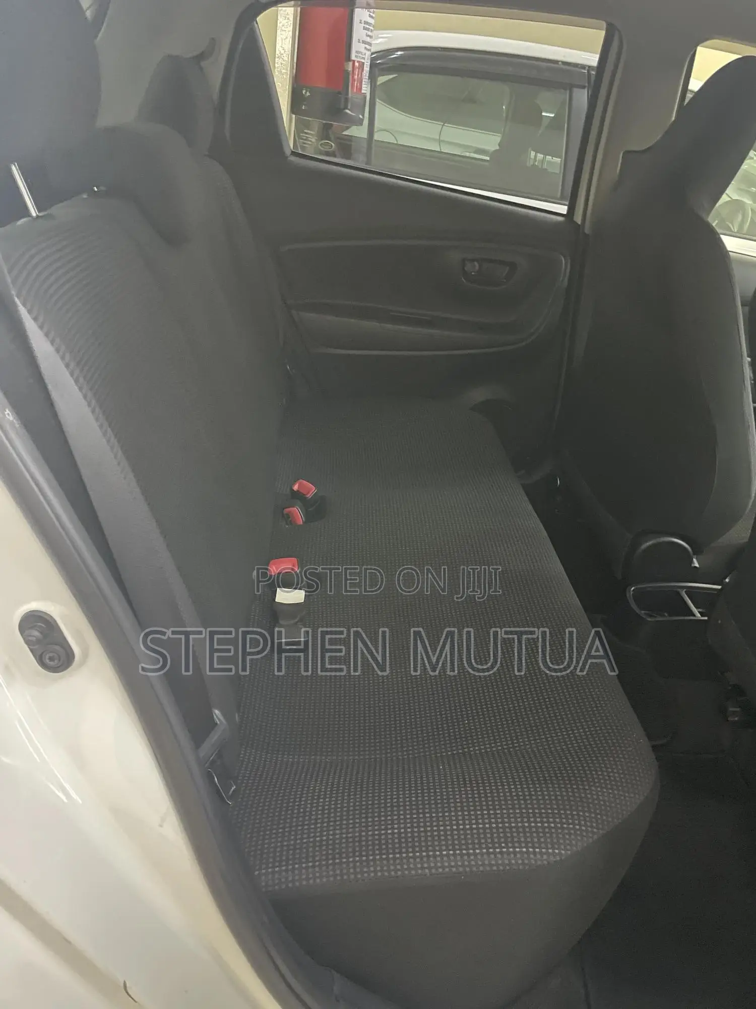 Toyota Vitz 1.3 AWD 5dr 2019 White
