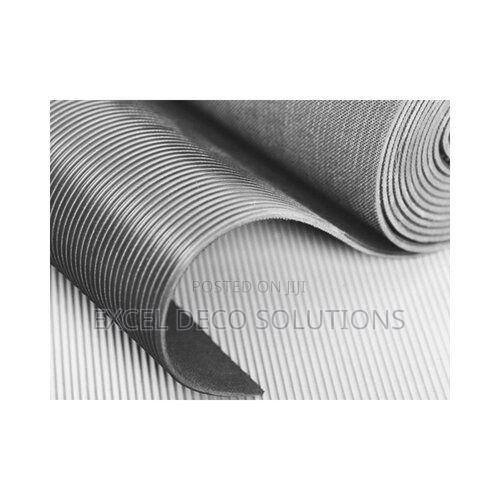 Ribbed Rubber Mat for Clean, Safe and Durable Floor Protection Use