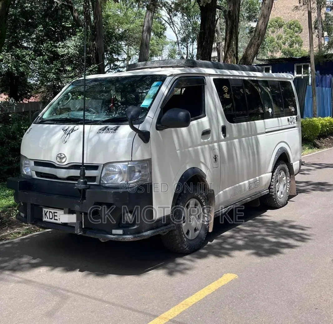 Toyota HiAce 2014 White