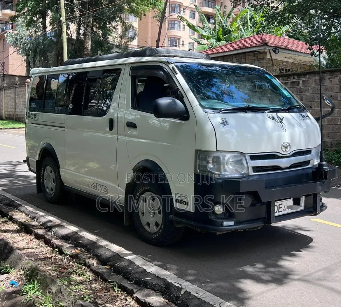 Toyota HiAce 2014 White