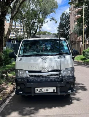 Toyota HiAce 2014 White