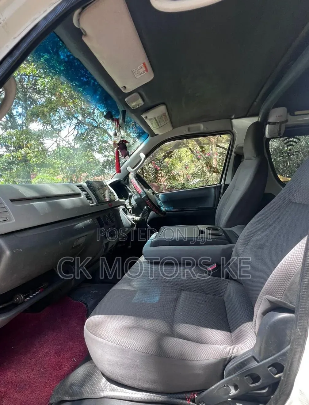 Toyota HiAce 2014 White