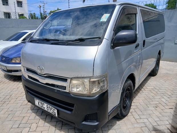 Toyota HiAce 2014 Silver