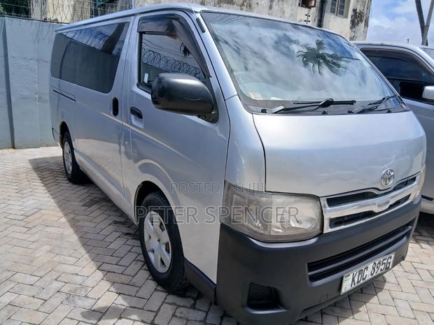 Toyota HiAce 2014 Silver - thumbnail 2