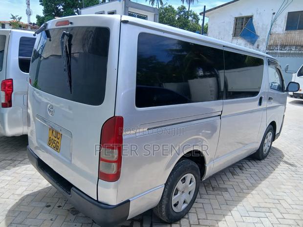 Toyota HiAce 2014 Silver - thumbnail 4