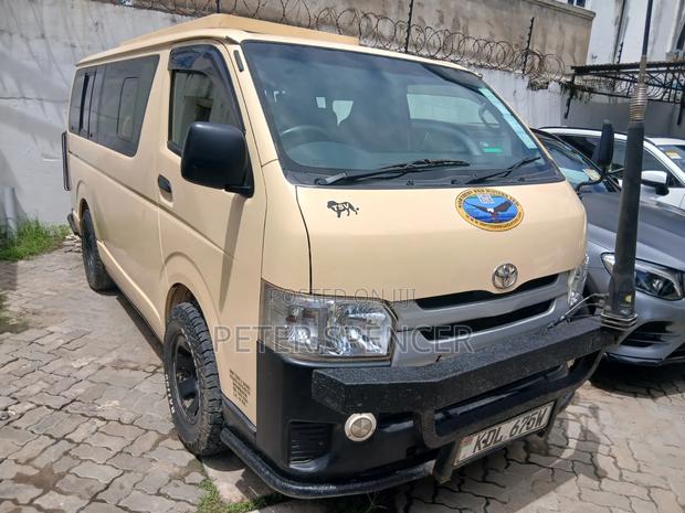 Toyota HiAce 2016 Beige