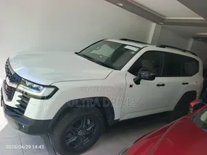 Toyota Land Cruiser Prado 2021 White