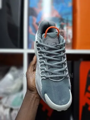 Nke Pulse in Grey and White Colourway
