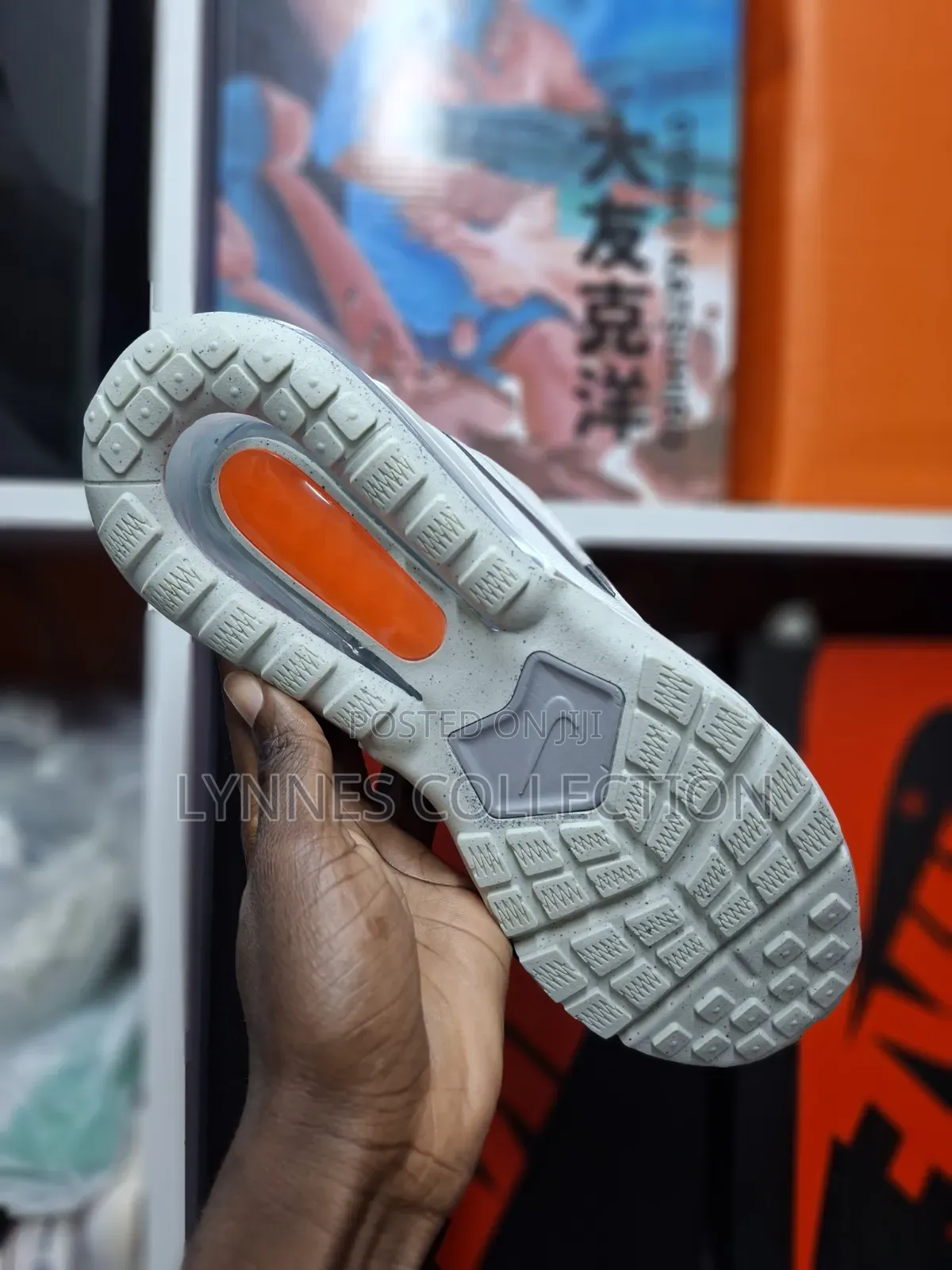 Nke Pulse in Grey and White Colourway