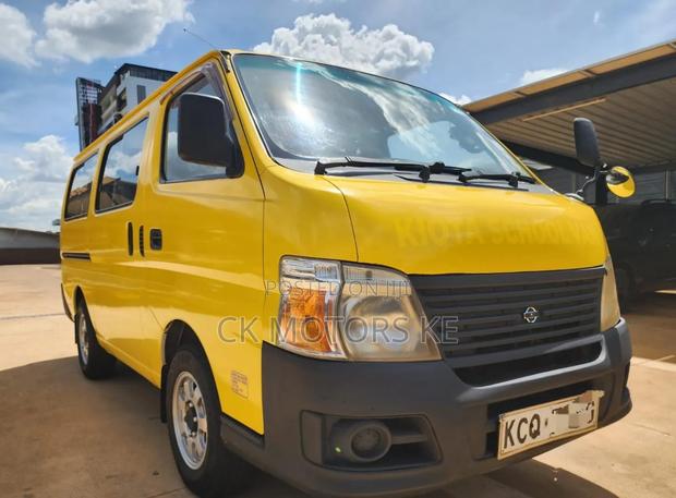 Nissan Caravan (Urvan) 2011 Yellow - thumbnail 4