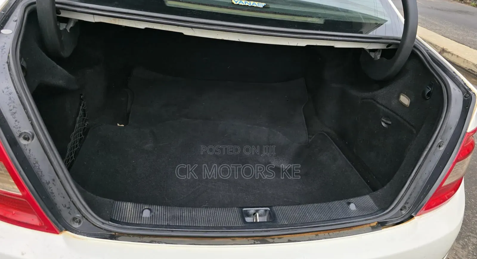 Mercedes-Benz C200 2009 White