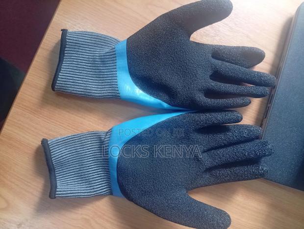 Versatile Electrical Gloves 400v - main view