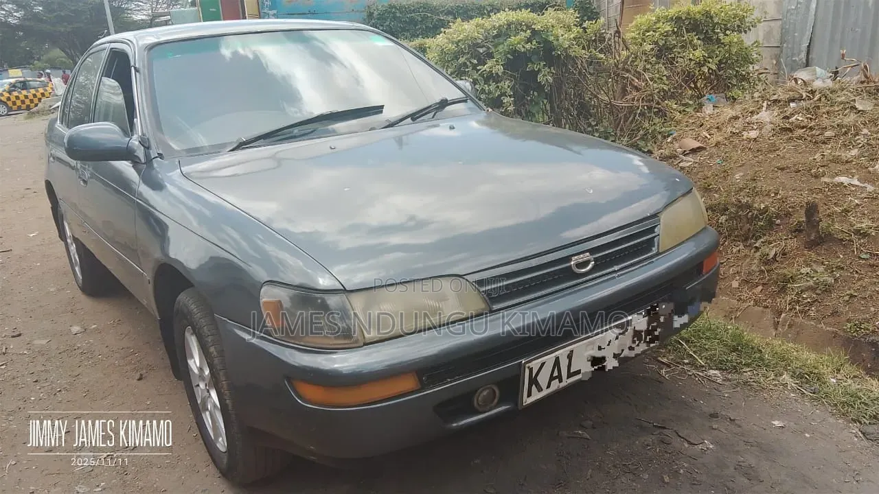 Toyota Corolla 2000 Green