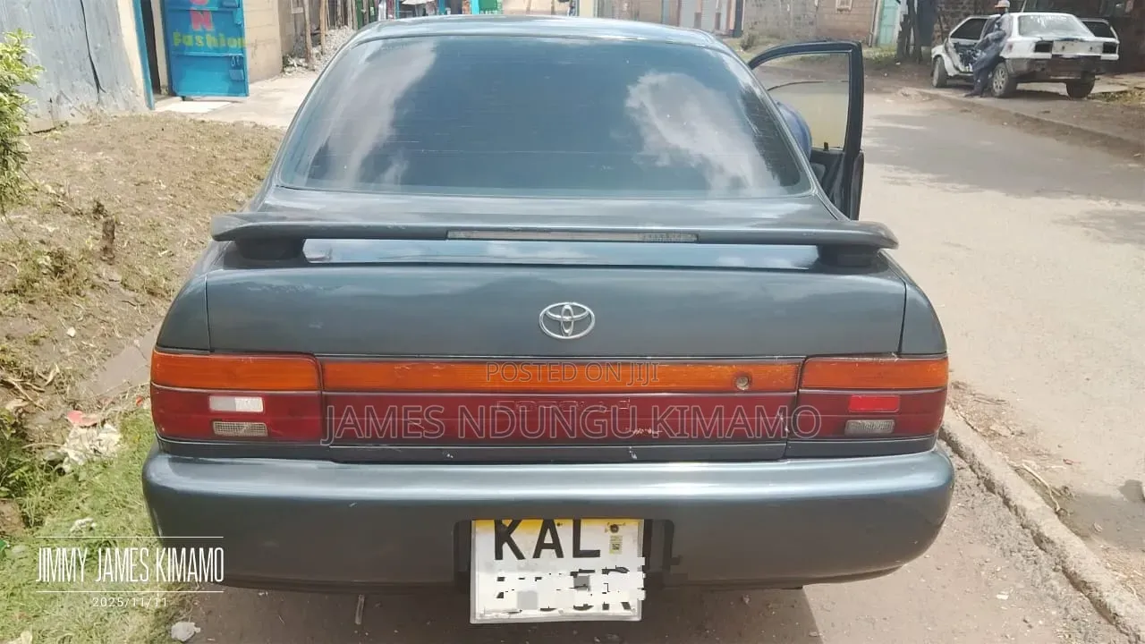 Toyota Corolla 2000 Green