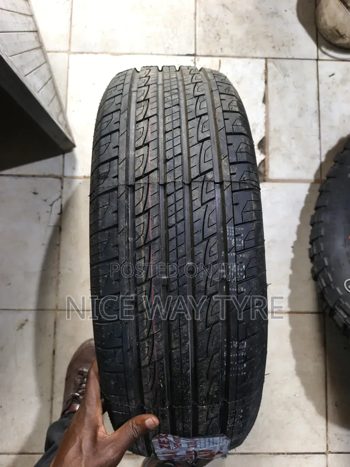 215/60r17 Zextour