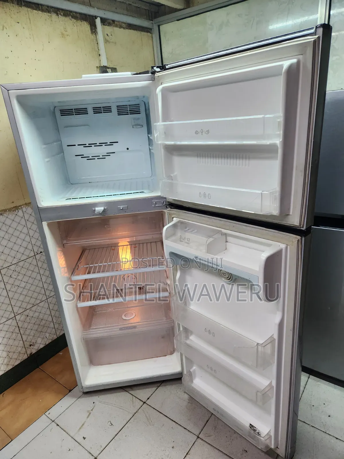 Lg Refrigerator/350litres (
