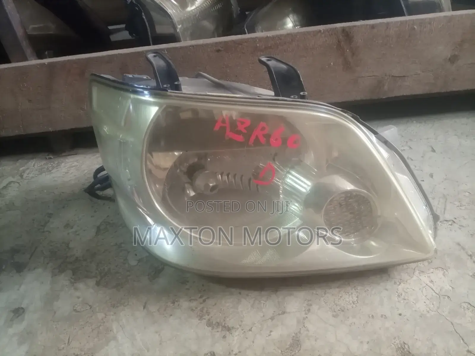 Headlight Noah 2002 Xenon