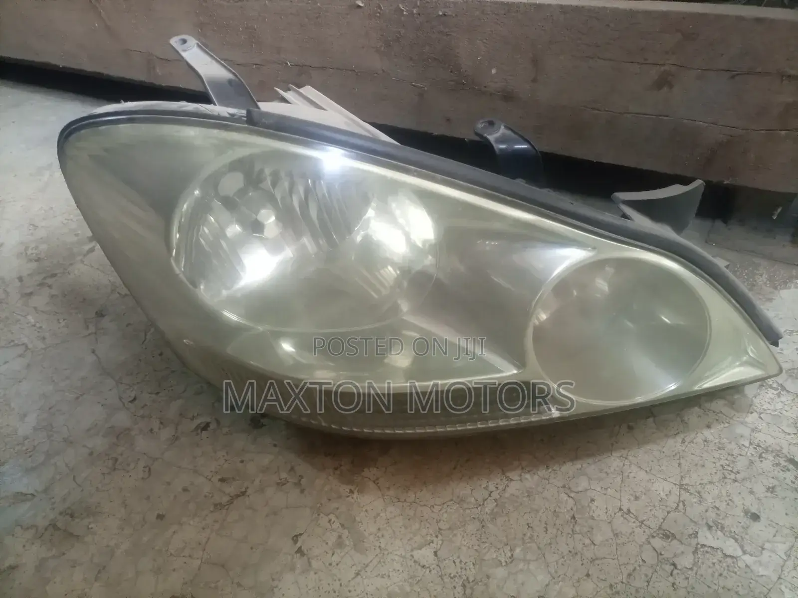 Headlight Ipsum 2002 Xenon