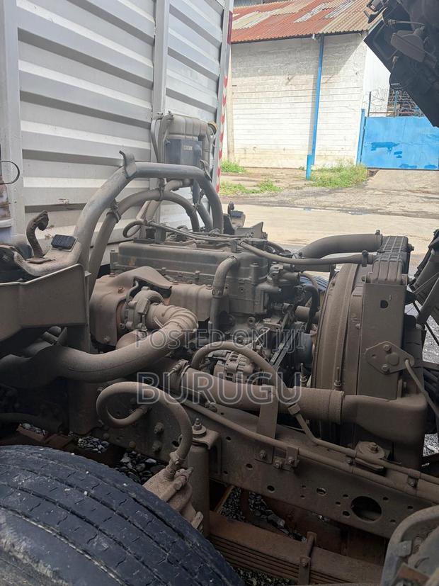 Mitsubishi Fuso - thumbnail 6
