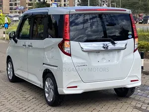 Toyota Roomy 2019 White
