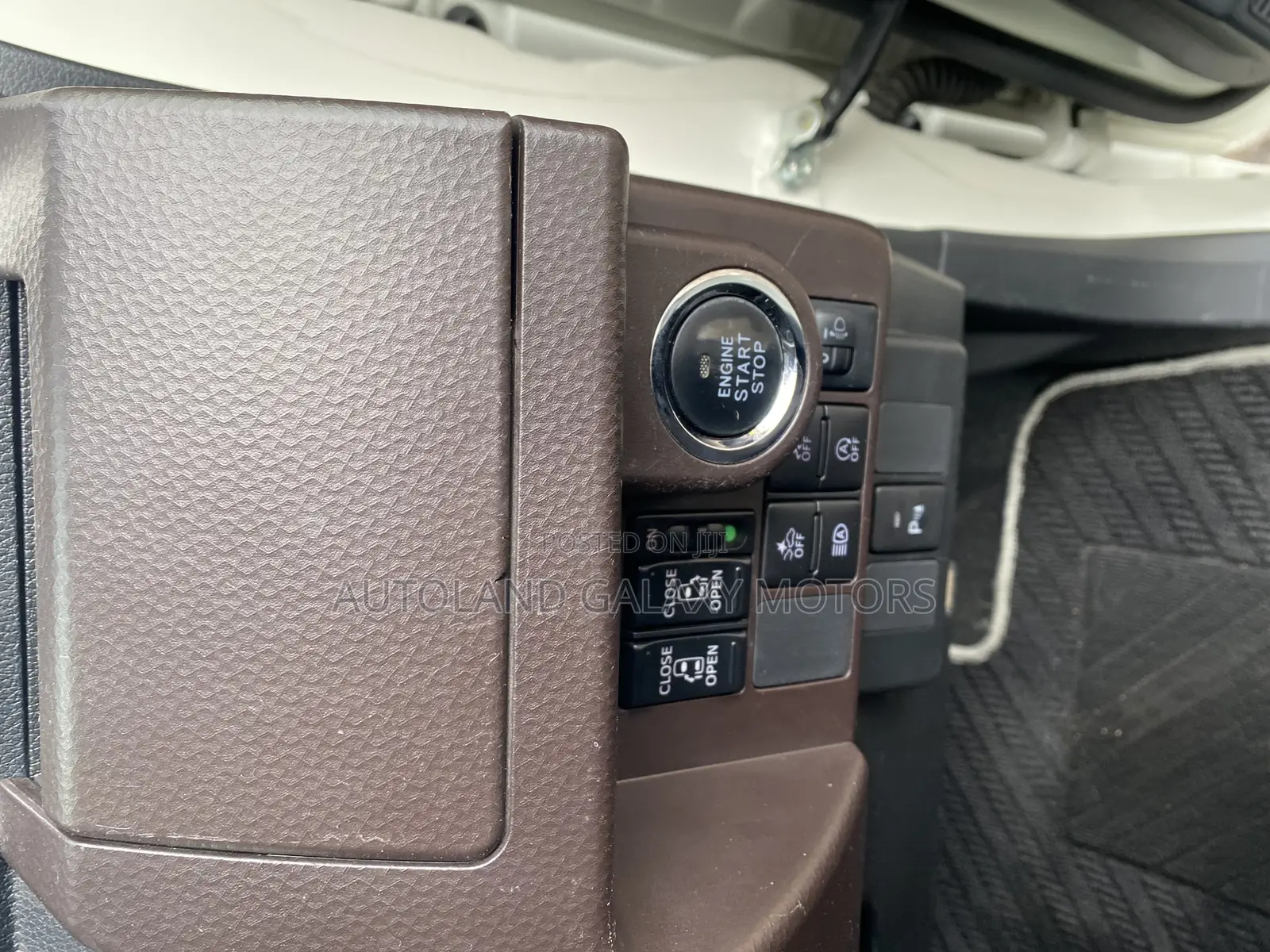 Toyota Roomy 2019 White