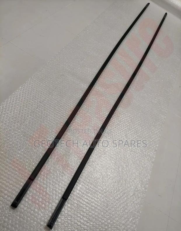 Harrier 240 Roof Moulding