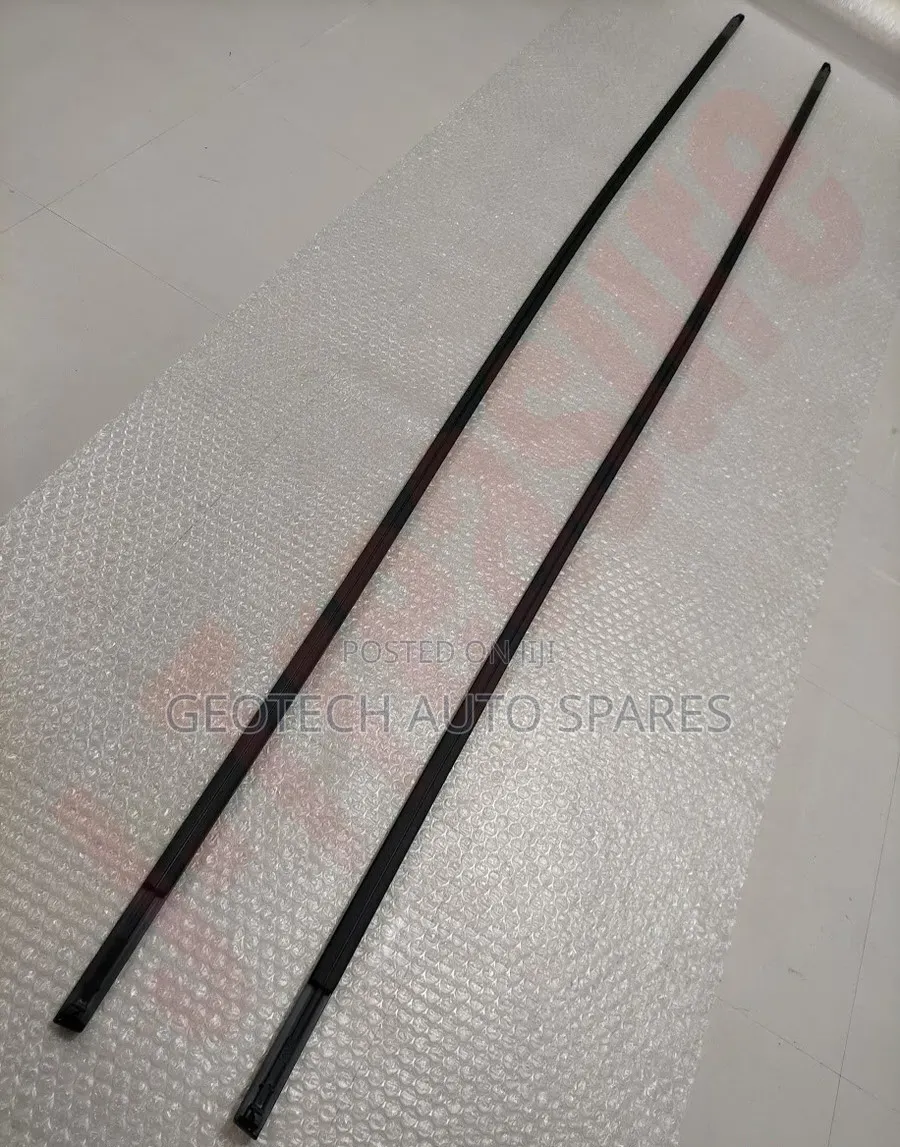 Harrier 240 Roof Moulding