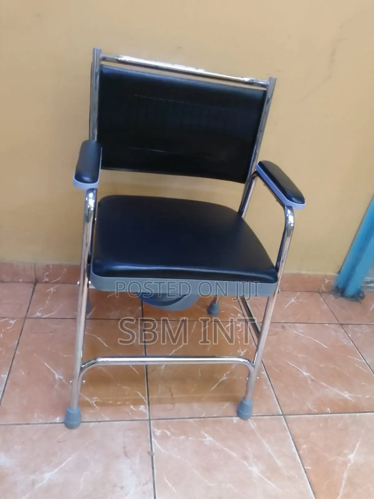 Commode Chair