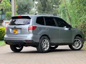 Subaru Forester 2019 Silver