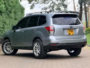 Subaru Forester 2019 Silver