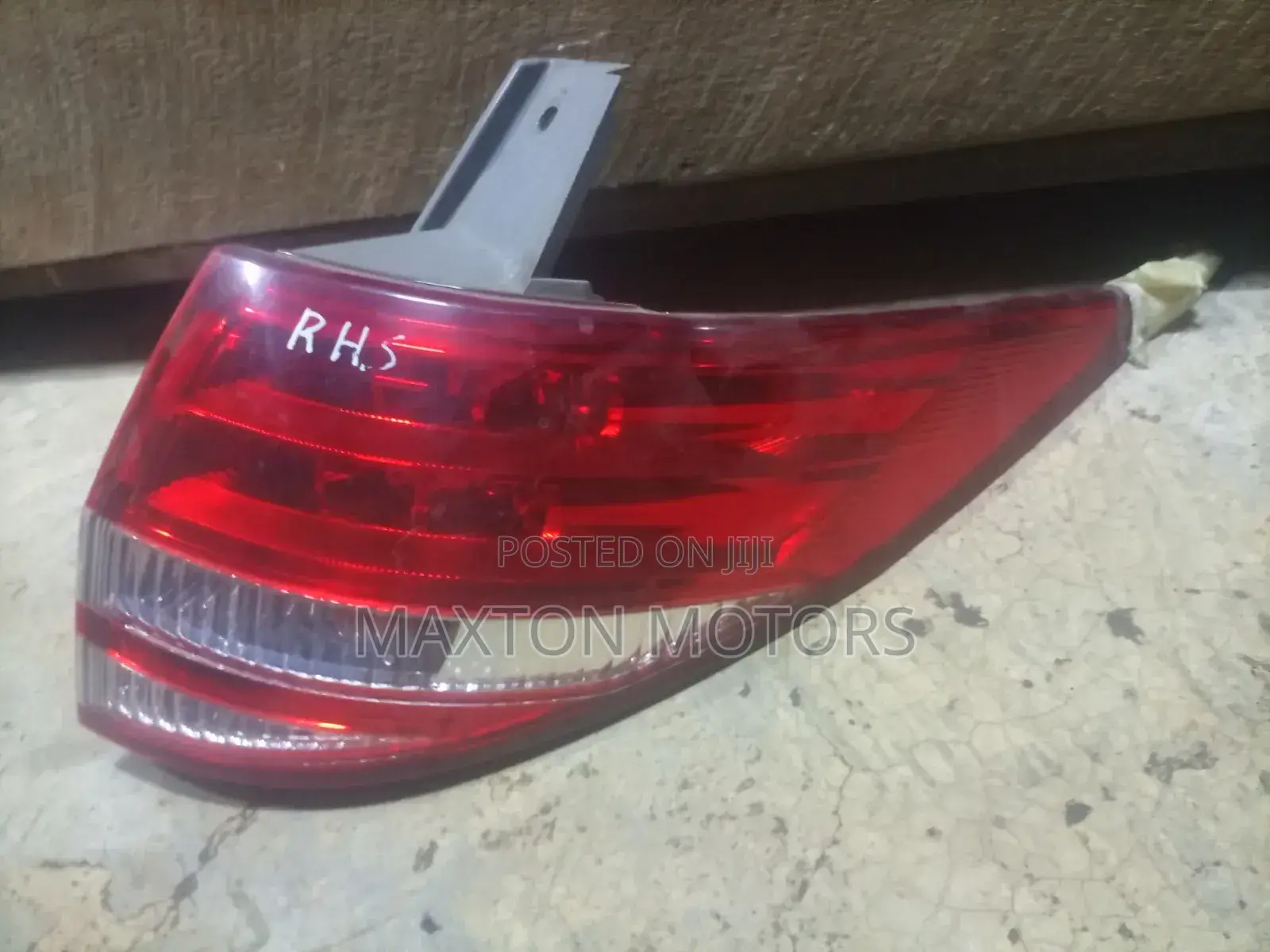 Taillight Estima 2008