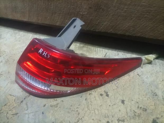 Taillight Estima 2008 - thumbnail 2