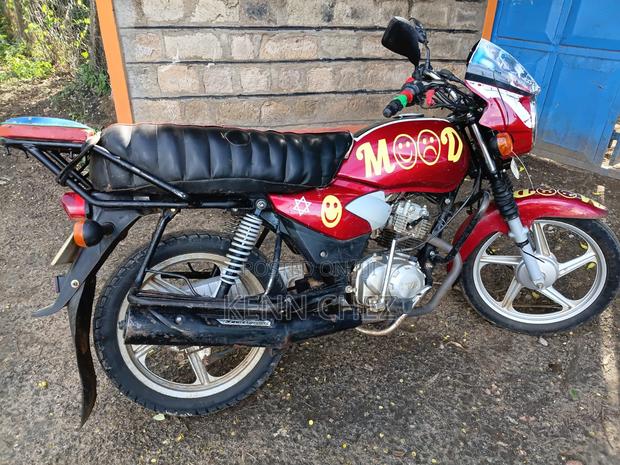 New TVS HLX 125 2025 Red